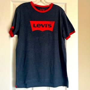 Levi’s short sleeved t-shirt, size medium